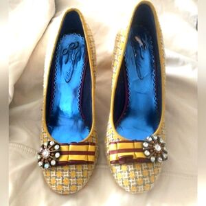 POETIC LICENSE Pumps